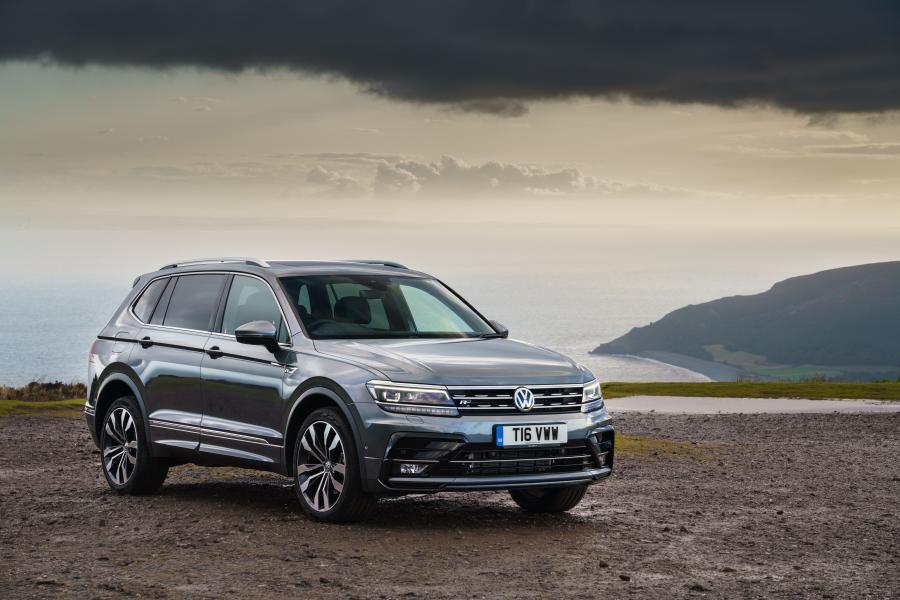  Volkswagen Tiguan Allspace R-Line 2018 года  (UK) (фото 1 из 40)